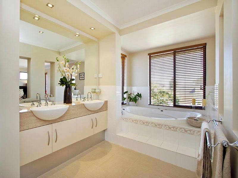 2 Deepwater Drive, Waterways VIC 3195