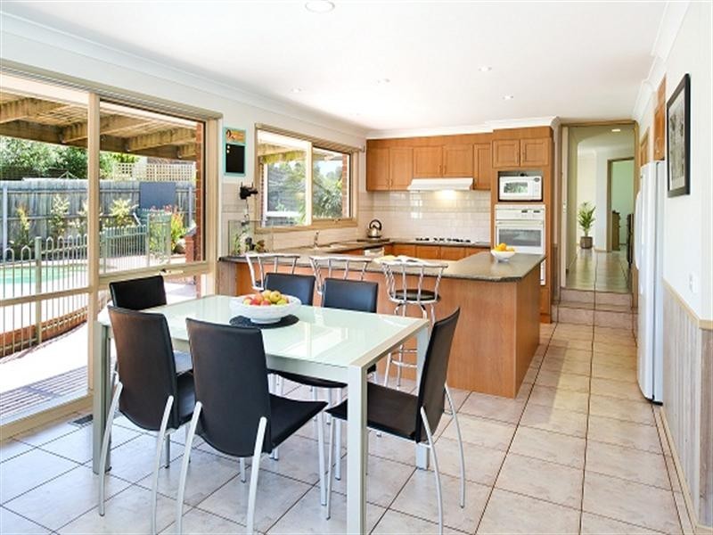 18 Evelyn Court, Dingley Village VIC 3172