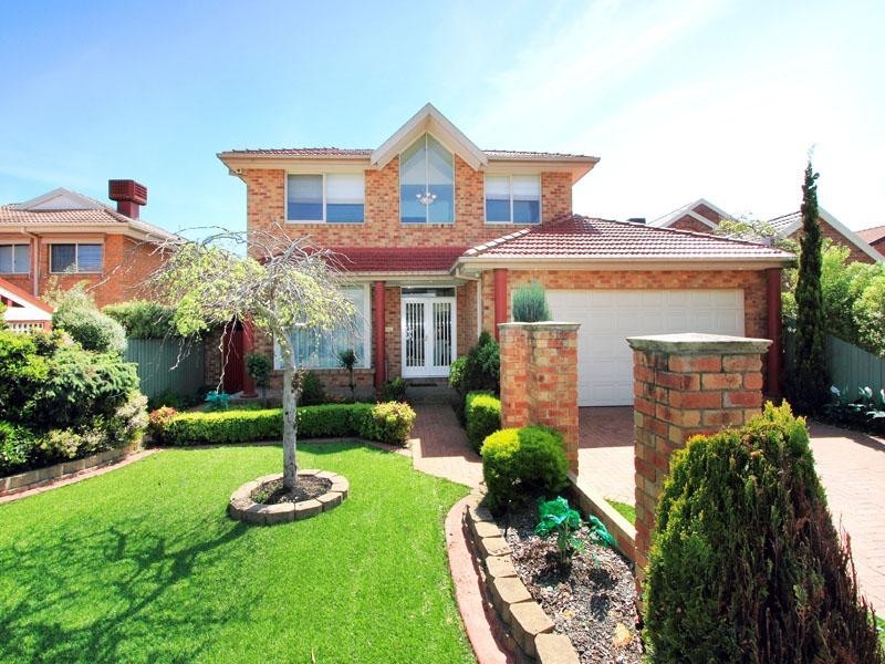 12 Fernhill Drive, Dingley Village VIC 3172