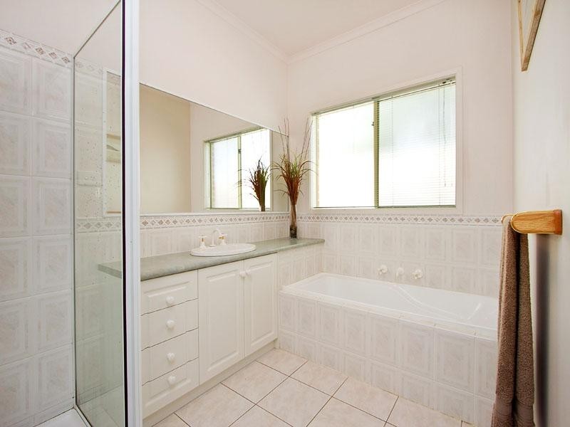 1 Heathland Way, Dingley Village VIC 3172