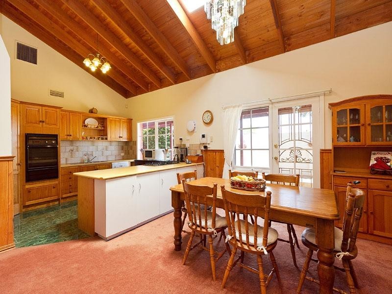 1 Dorrington Court, Dingley Village VIC 3172