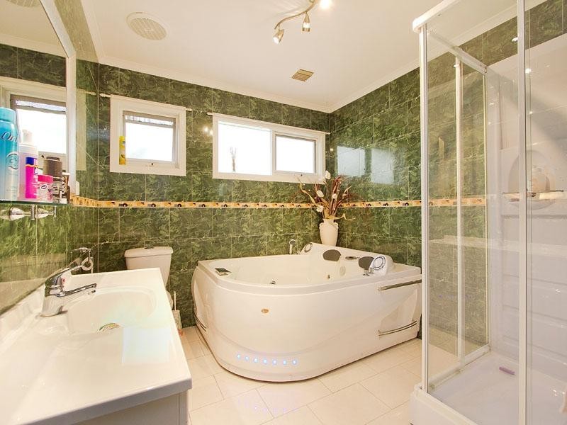 1 Dorrington Court, Dingley Village VIC 3172