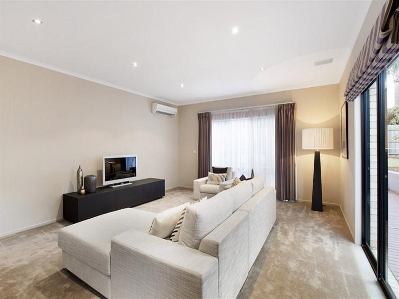 12 Keeron Street, Caulfield South VIC 3162