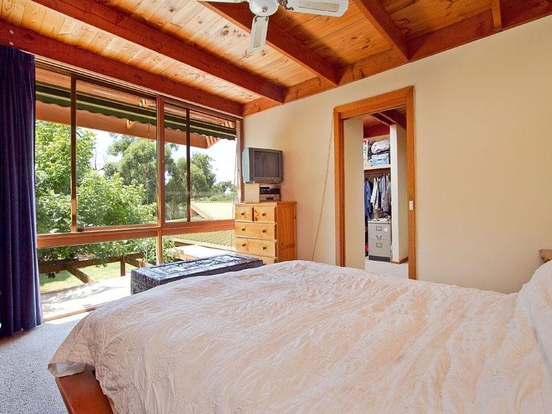 64 Golfwood Close, Dingley Village VIC 3172