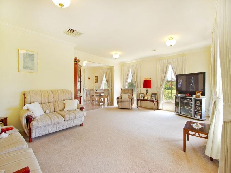 23 Albert Place, Dingley Village VIC 3172