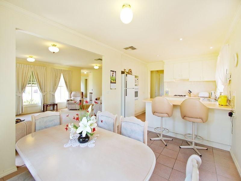 23 Albert Place, Dingley Village VIC 3172