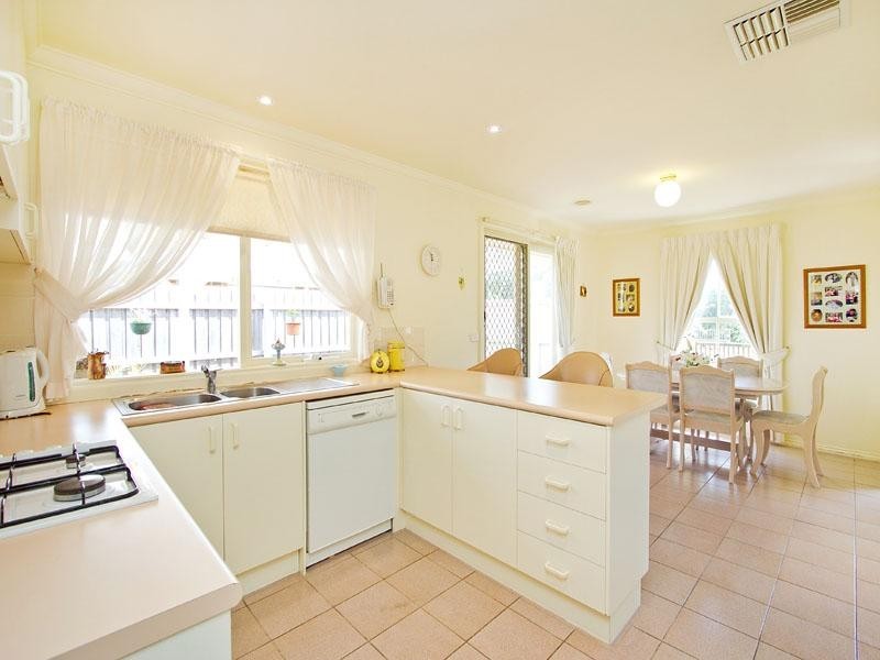 23 Albert Place, Dingley Village VIC 3172