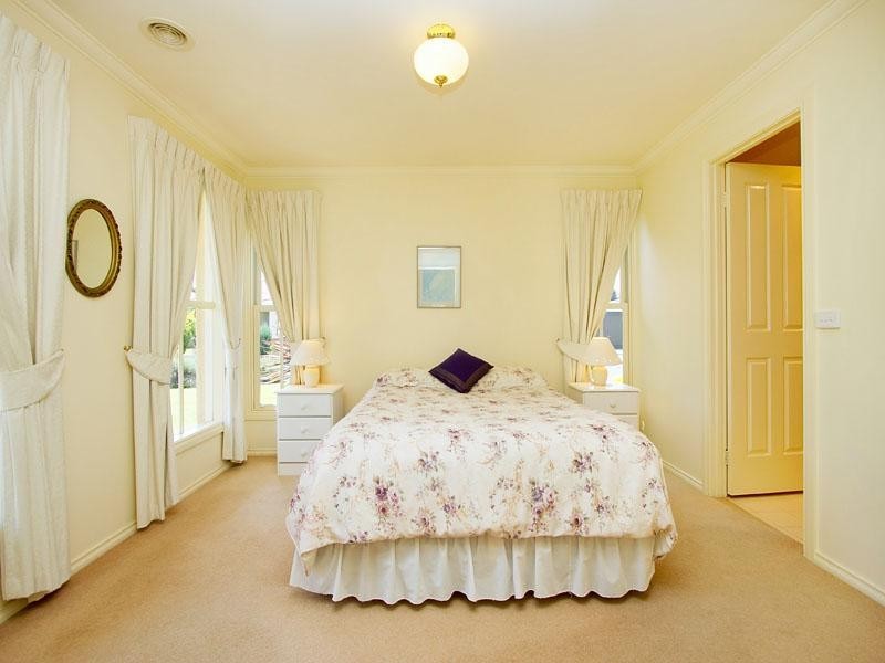 23 Albert Place, Dingley Village VIC 3172