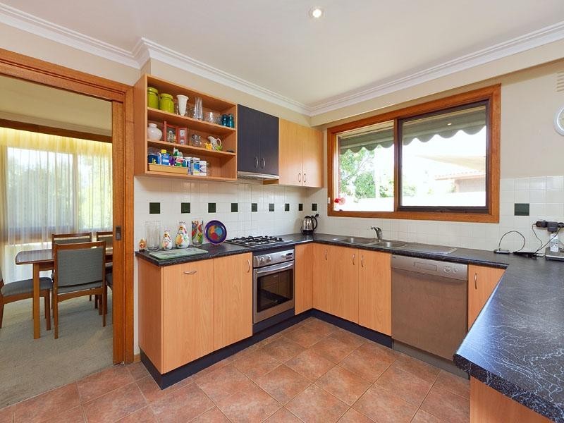 21 Timms Crescent, Dingley Village VIC 3172