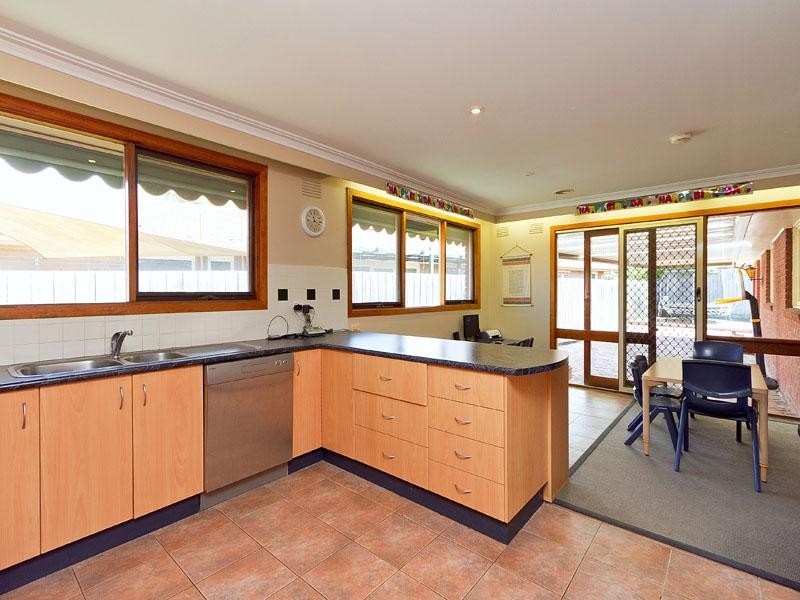 21 Timms Crescent, Dingley Village VIC 3172