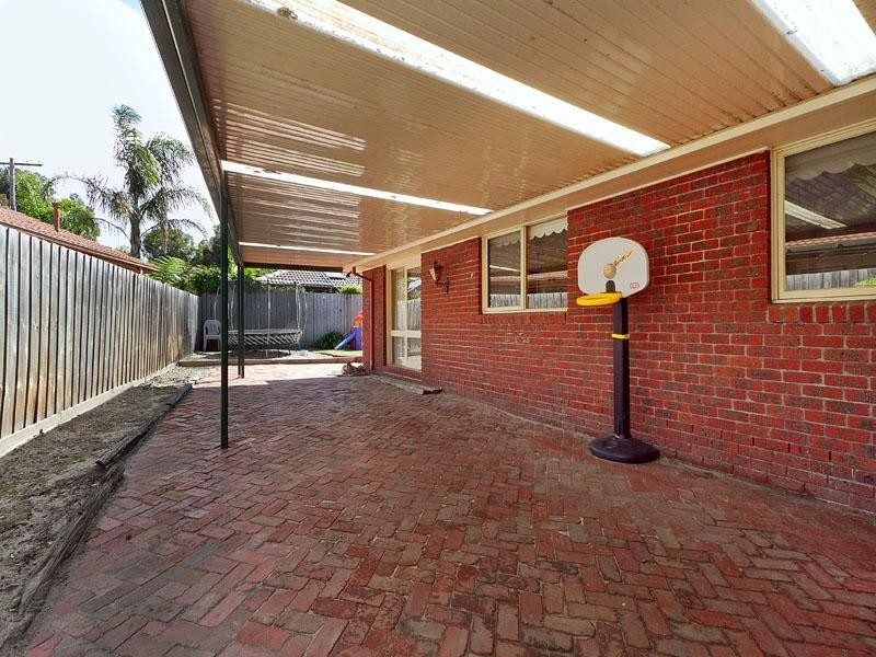 21 Timms Crescent, Dingley Village VIC 3172