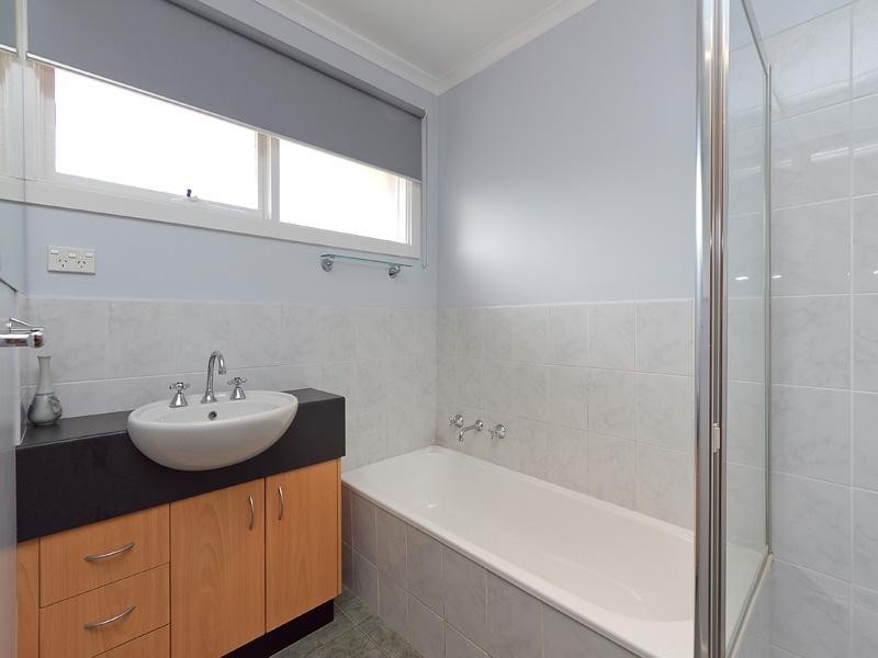 21 Timms Crescent, Dingley Village VIC 3172