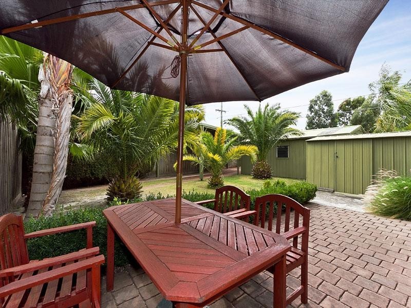2 Seaton Drive, Dingley Village VIC 3172