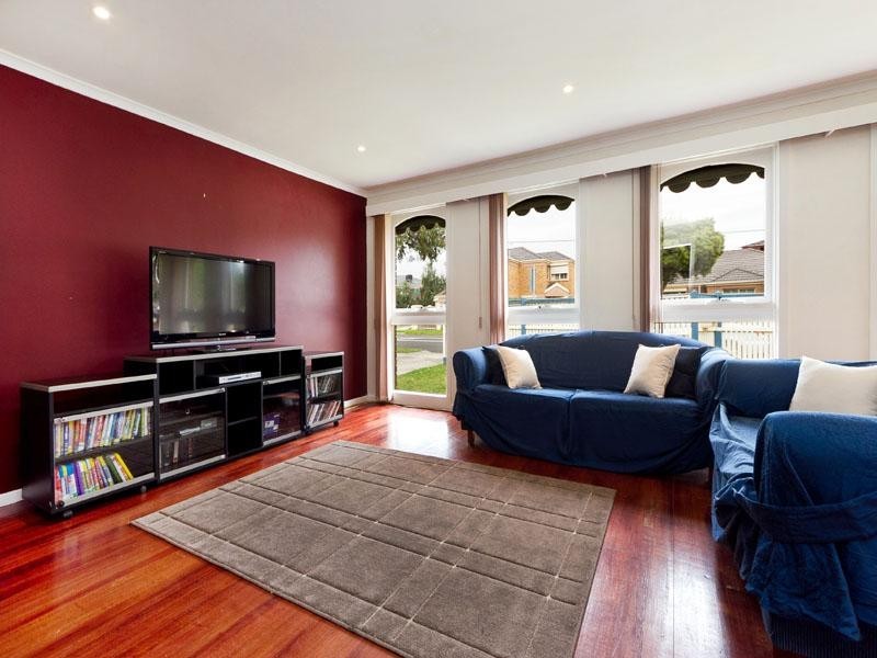 6 Howard Road, Dingley Village VIC 3172