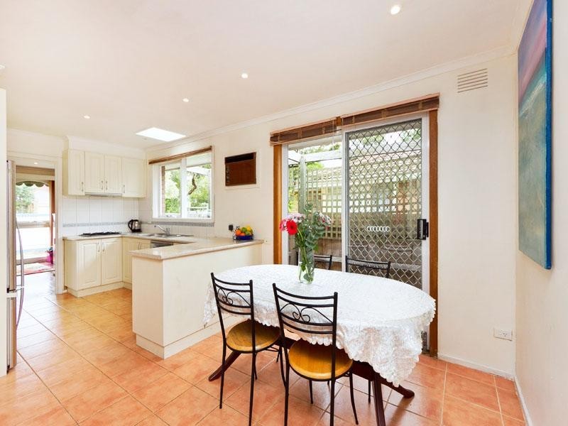 6 Howard Road, Dingley Village VIC 3172