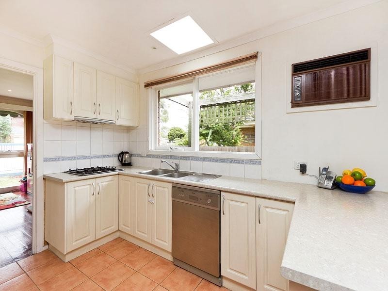 6 Howard Road, Dingley Village VIC 3172