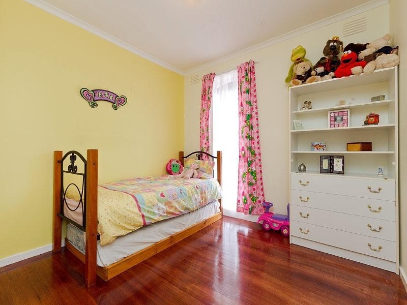 6 Howard Road, Dingley Village VIC 3172