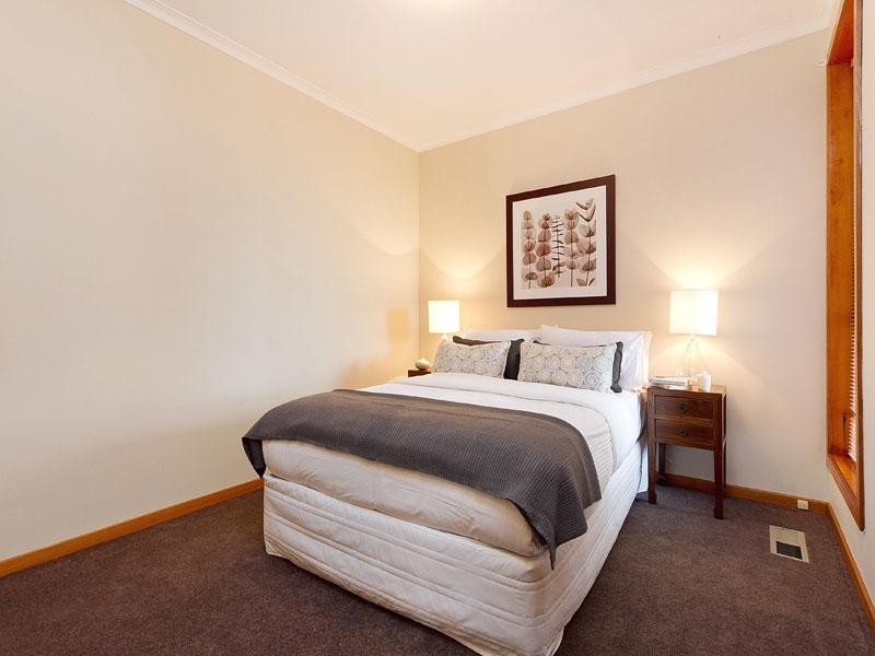 64 Chesterville Road, Cheltenham VIC 3192