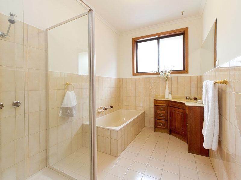 64 Chesterville Road, Cheltenham VIC 3192