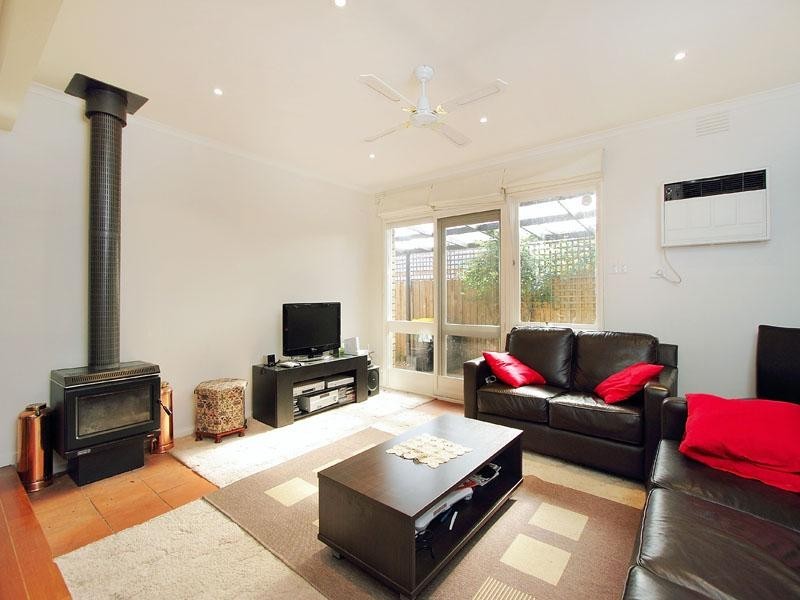 6 Donhaven Court, Dingley Village VIC 3172