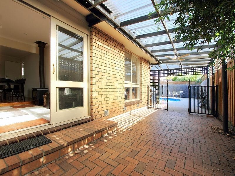 6 Donhaven Court, Dingley Village VIC 3172