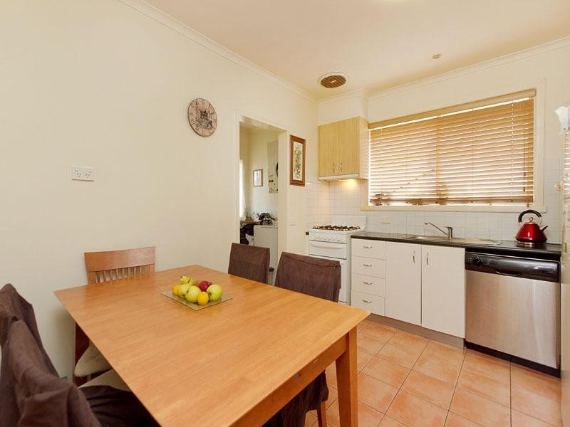 304F Warrigal Road, Cheltenham VIC 3192