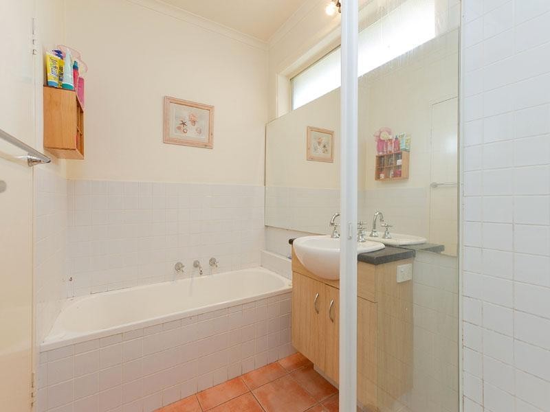 304F Warrigal Road, Cheltenham VIC 3192