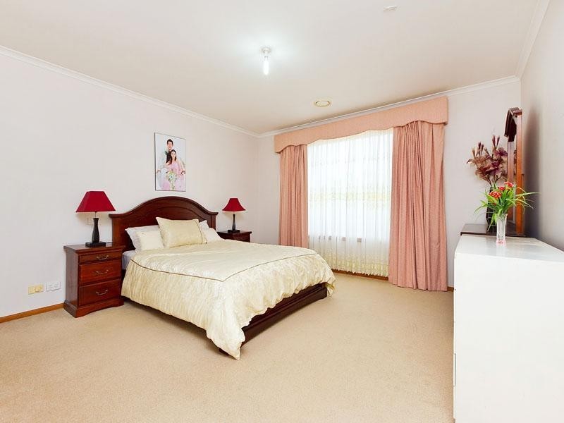 6 Lumeah Court, Dingley Village VIC 3172