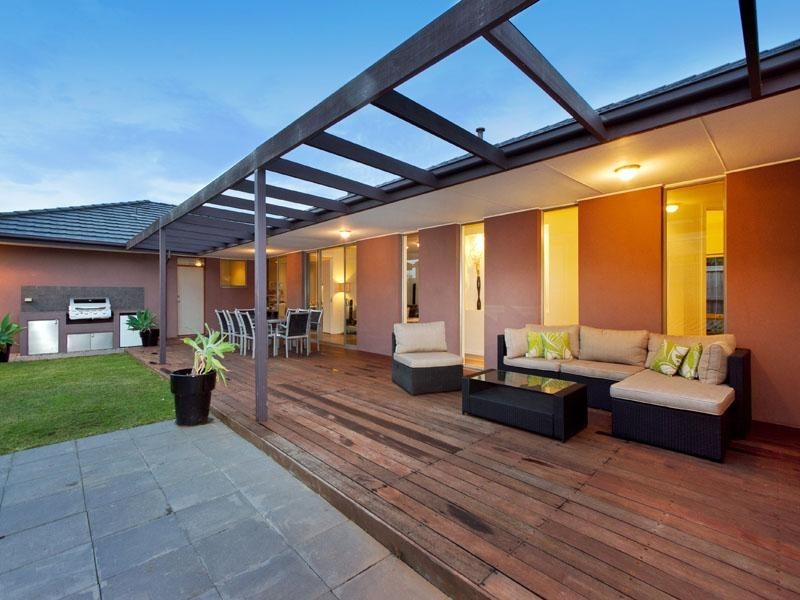 15 Island Point Avenue, Waterways VIC 3195