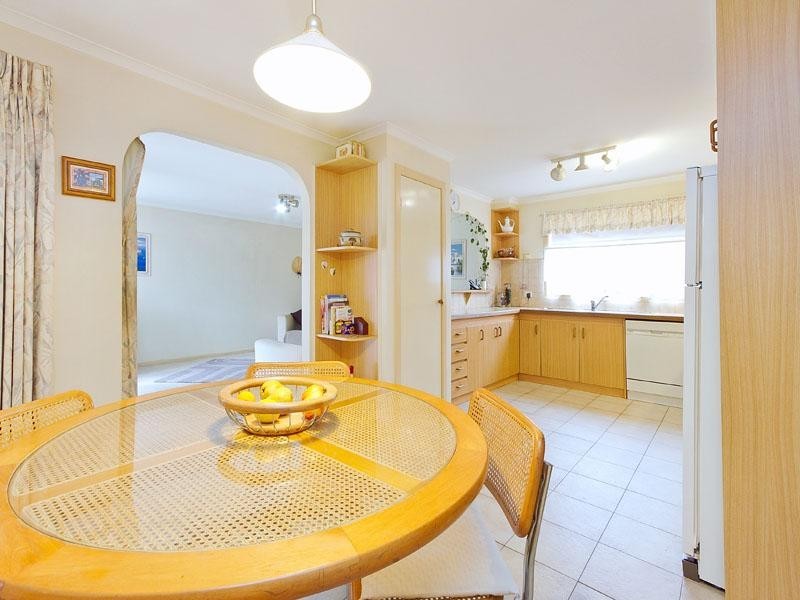 38 Vella Court, Springvale South VIC 3172