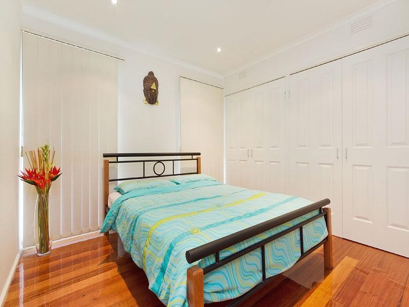 32 Village Drive, Dingley Village VIC 3172