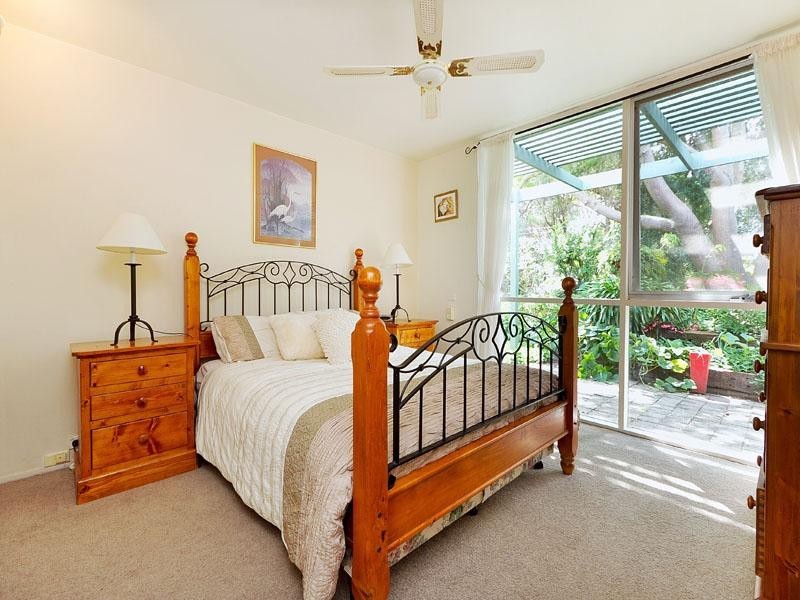 5 Hamlet Place, Dingley Village VIC 3172