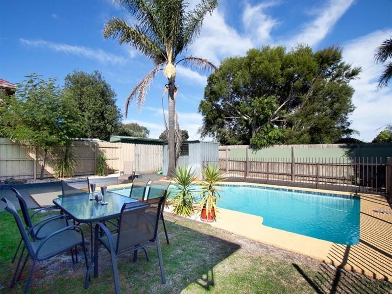 32 Campbell Grove, Dingley Village VIC 3172