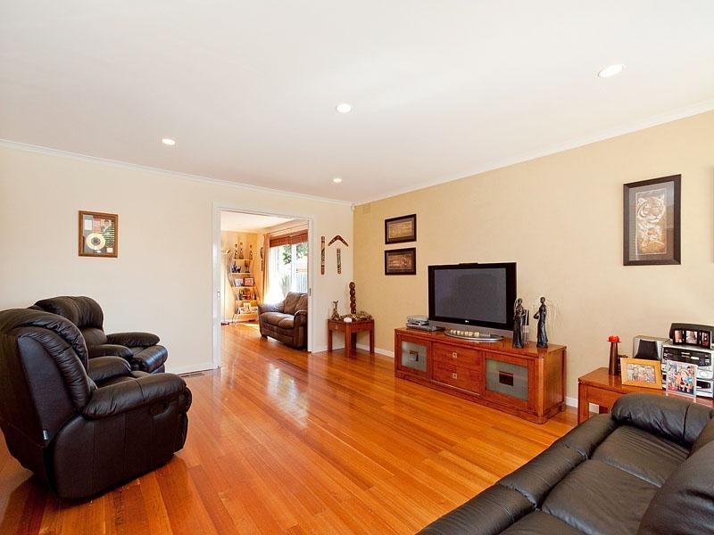 32 Campbell Grove, Dingley Village VIC 3172