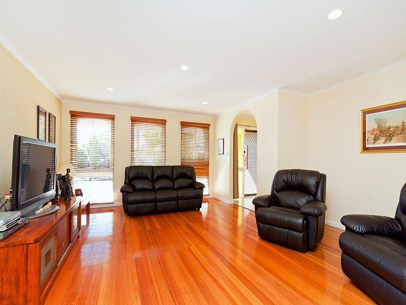 32 Campbell Grove, Dingley Village VIC 3172