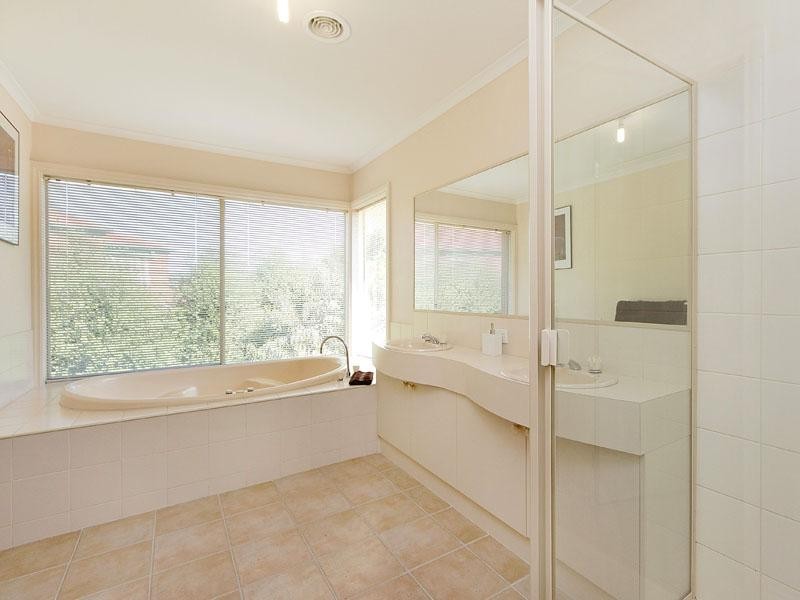 36 Higgins Close, Dingley Village VIC 3172