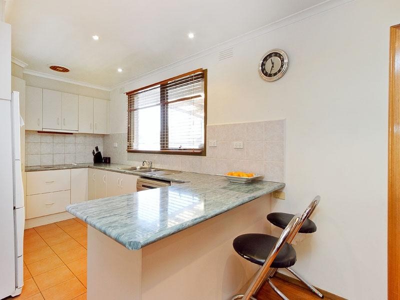 4 Rivoli Court, Dingley Village VIC 3172