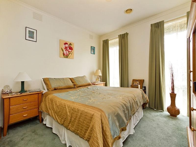 80 Village Drive, Dingley Village VIC 3172