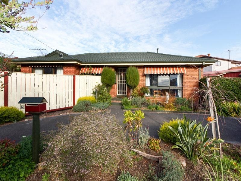 6 Botany Court, Dingley Village VIC 3172