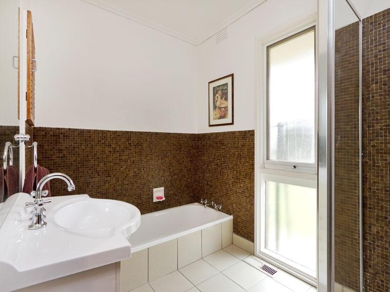 12 Emery Drive, Dingley Village VIC 3172