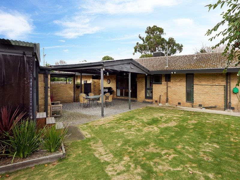 12 Emery Drive, Dingley Village VIC 3172