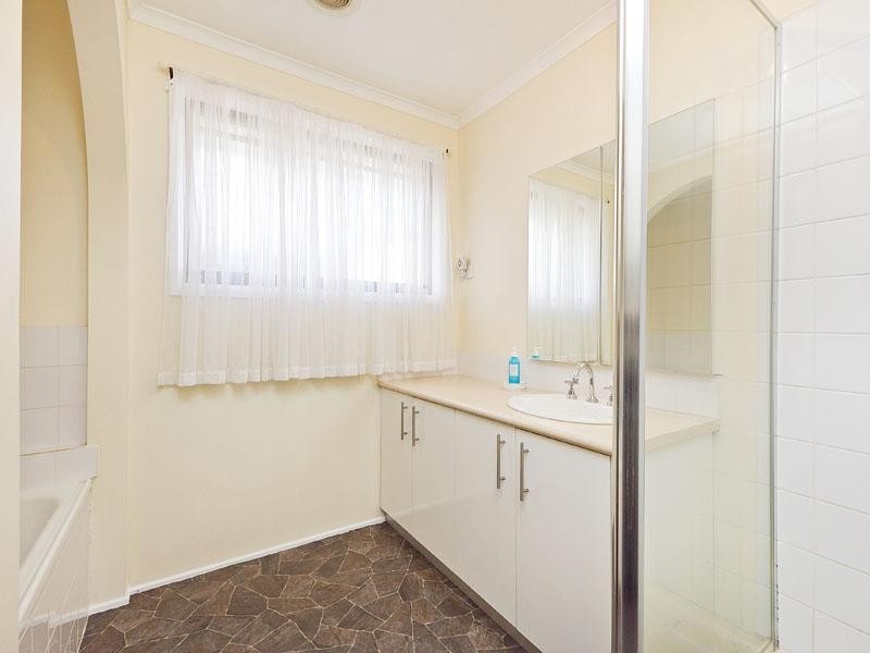 1 Bridgewater Drive, Dingley Village VIC 3172