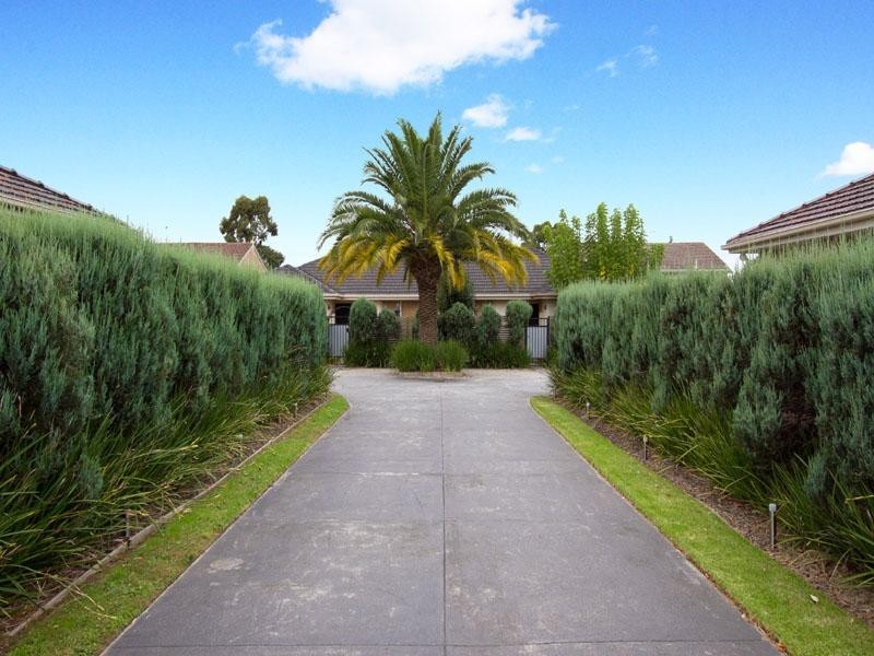 304F Warrigal Road, Cheltenham VIC 3192