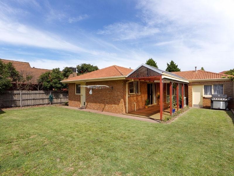 15 Nickson Close, Dingley Village VIC 3172