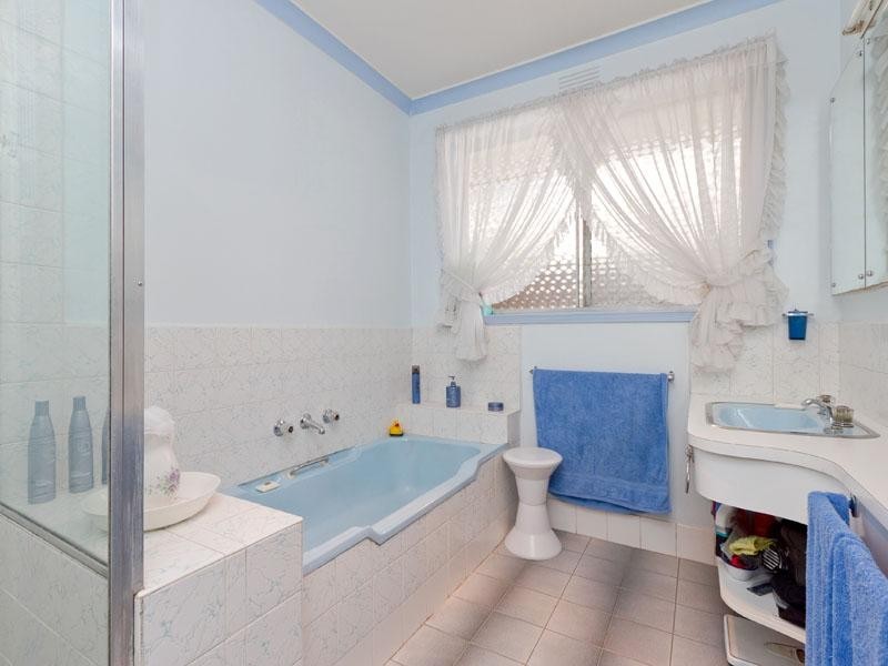 5 Sharrock Drive, Dingley Village VIC 3172