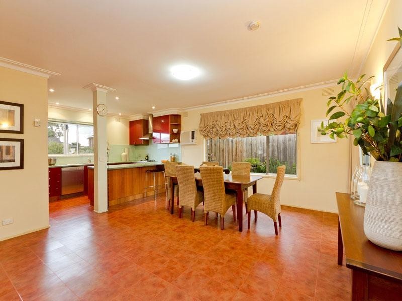 6 Kubis Crescent, Dingley Village VIC 3172