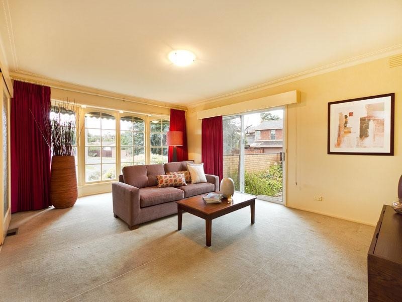 6 Kubis Crescent, Dingley Village VIC 3172