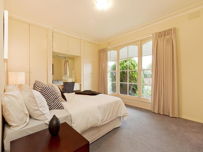 6 Kubis Crescent, Dingley Village VIC 3172