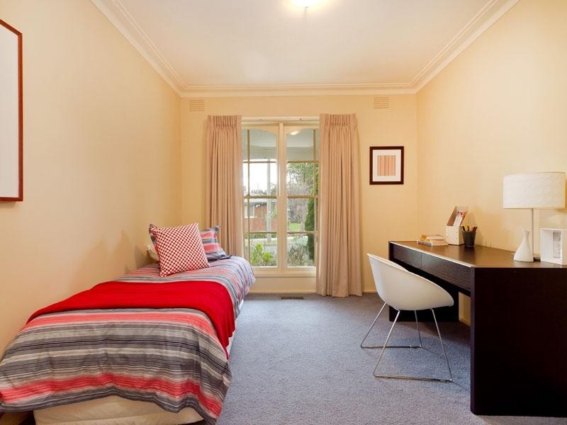 6 Kubis Crescent, Dingley Village VIC 3172