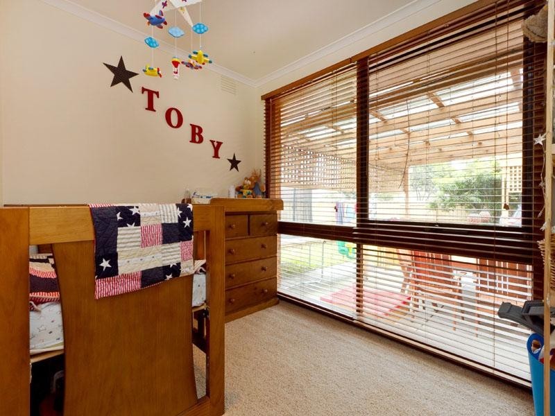 2 Locksley Close, Dingley Village VIC 3172